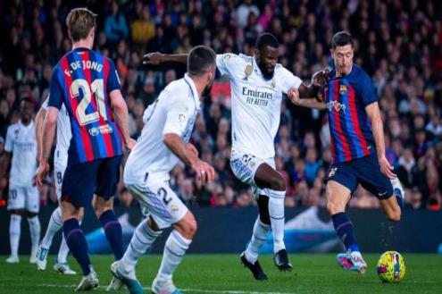 قبل الكلاسيكو.. هل يتجنب برشلونة لعنة "بطل الدوري" في نهائي السوبر الإسباني؟